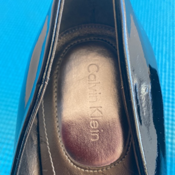 Calvin Klein Patent Leather Black Pumps Size 9M - Picture 4 of 4